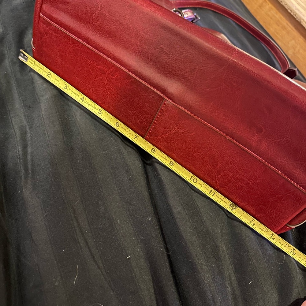 Elegant Burgundy Tote Bag - Picture 3 of 13
